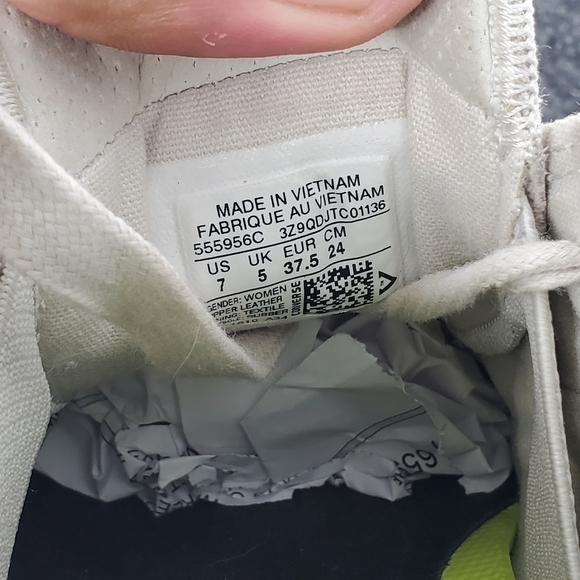 Converse Chuck II Craft Leather Low Top Women 7 Shoes 555956C Sneakers - Picture 2 of 14